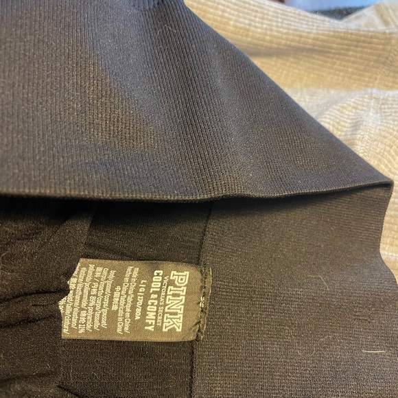 Victoria Secret PINK Leggings. Black Size Lg. - Picture 5 of 5